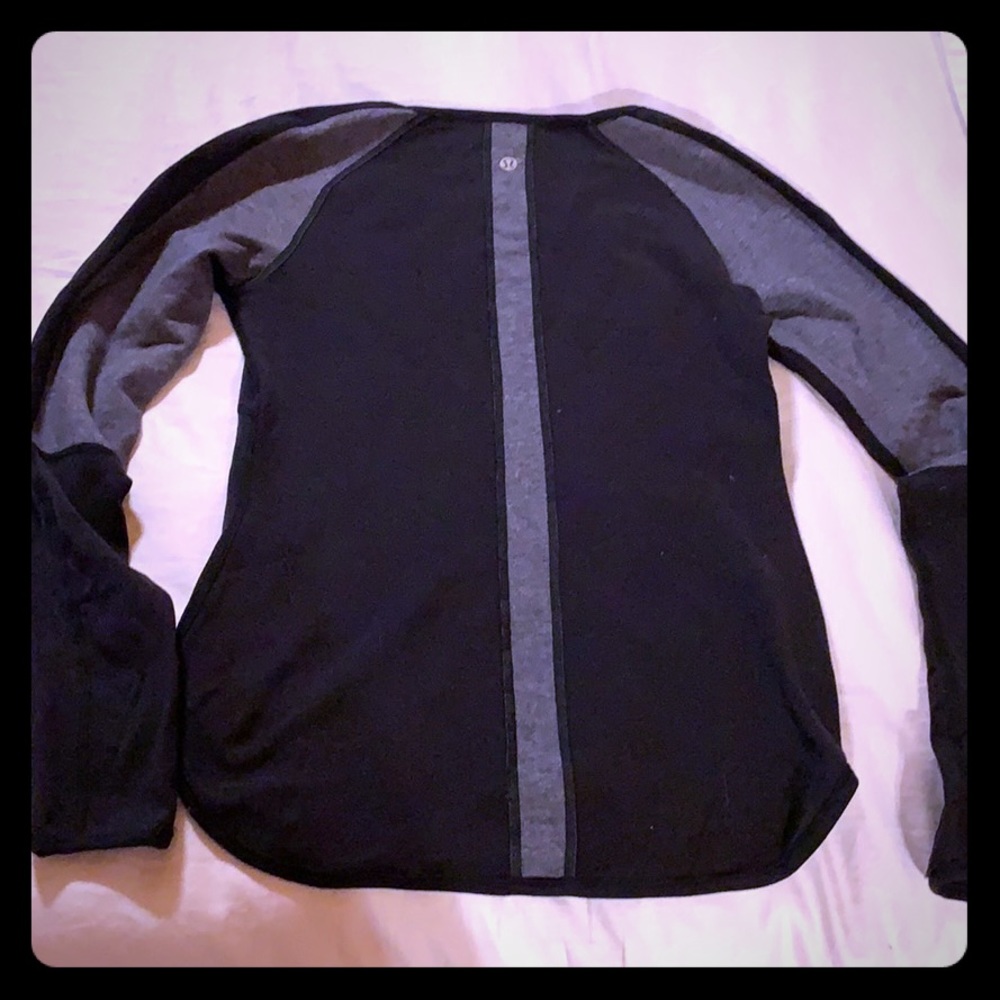 Black & grey Lululemon long sleeve top